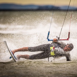 Digging deep! #shermanisland photo by @omarnazif