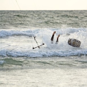  #Kiteboarding #NoPainNoGain #GoneWrong 