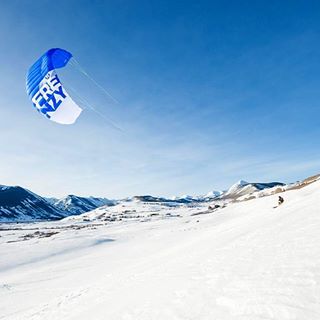  The beauty of it is... he's got it all to himself. Rider: @brandoclifford Photo: @petardopchev 