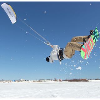  @jason_blanc going hardCORE during one last spring snowkite session. @corekites 