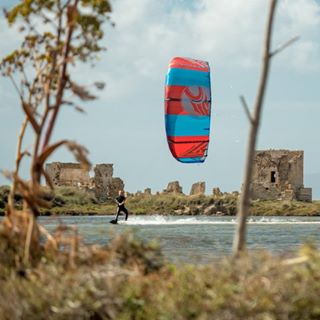  Riding amongst the ruins. Watch the teaser in our site. @albyrondina 