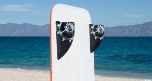 SLINGSHOT-GLIDE-2014-GEAR-REVIEW-04-FINS