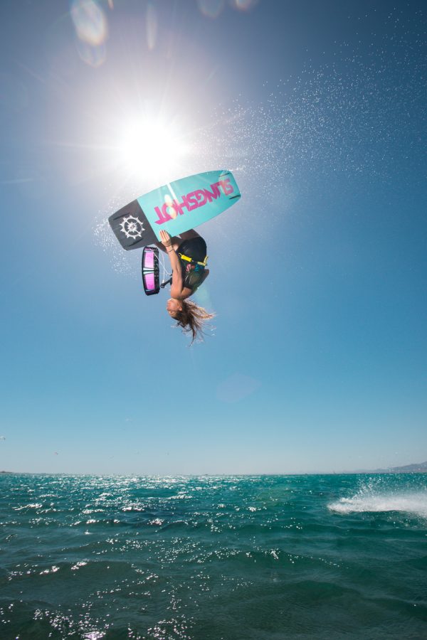 While shooting Karolina Winkowska in Egypt earlier this year, the morning’s golden light quickly transitioned into midday glare. Toby turned his lens against the blinding light of the sun’s apex and used his mighty flash to come out on top.